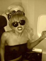 gaga on plane