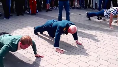 77-year-old-vet-beats-teens-pushup-conte
