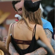 Need to End Your Adam Levine Obsession? Check Out These Horrible Pics ALevinekissinggal 190x190 Need to End Your Adam Levine Obsession? Check Out These Horrible Pics
