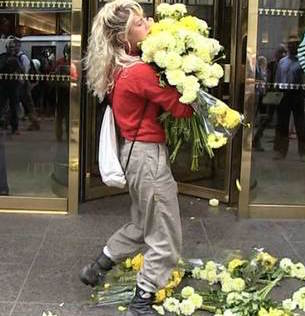 Estefani Mercedes donald trump protest flowers
