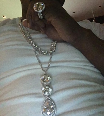 Floyd Mayweather Drops $10M On New Diamond Jewelry
