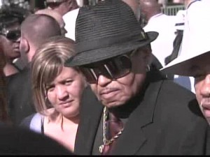 Joe Jackson Bet awards 2009 300x225 UPDATE: Michael Jackson Funeral Will NOT Be Closed to the Public