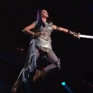 Katy Perry Uses Castle Programming at 2012 Kids Choice Awards Katy Perry flying 190x190 Katy Perry Uses Castle Programming at 2012 Kids Choice Awards
