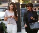 Kendall Jenner - With Her Mom in NYC-08-560x475