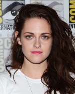 Kristen Stewart - 2012 Comic Con-14-560x706