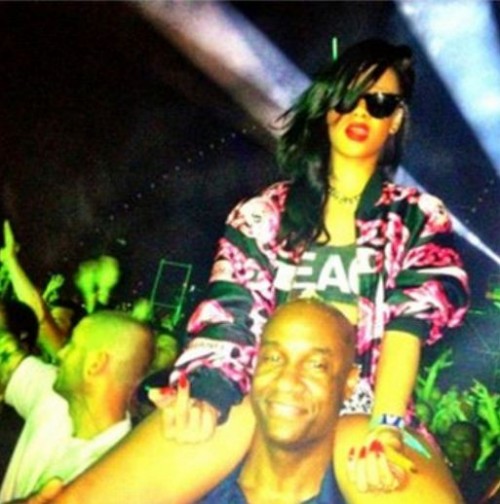 Rihanna Drugs head2 500x504 Photos: Rihanna Stoned Out of Her Mind feat. Snoop and Katy Perry