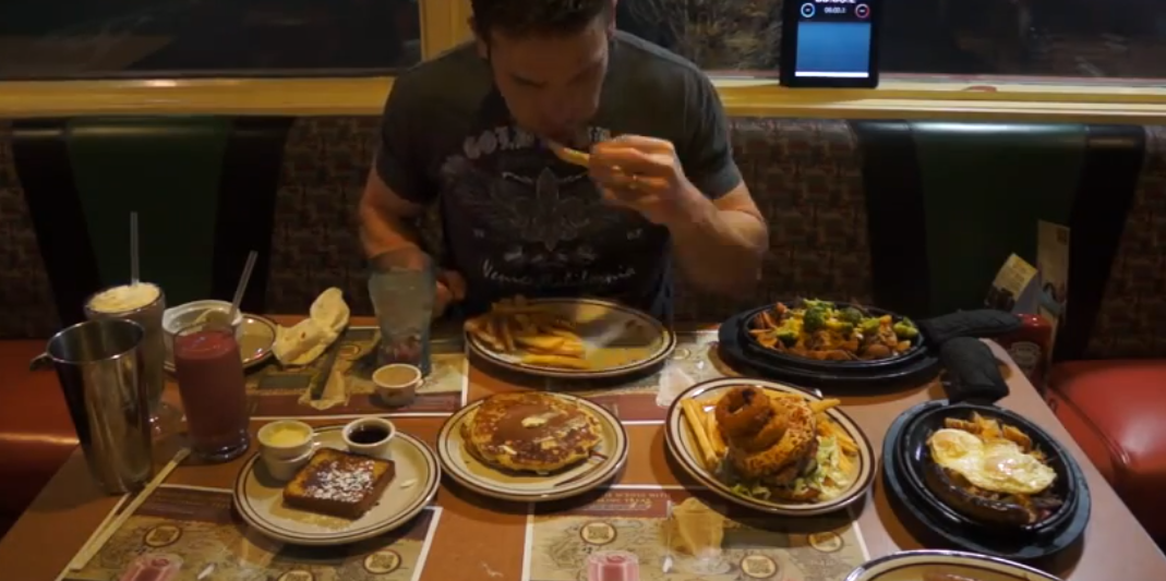 Screen Shot 2012 12 29 at 5.11.29 PM Dude Eats Entire Hobbit Menu At Dennys