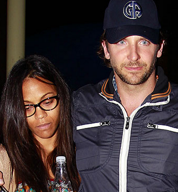 Screen Shot 2013 01 03 at 9.23.27 AM Bradley Cooper DUMPS Girlfriend For Christmas