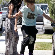 SUSPECT!! Demonic Justin Bieber Attacks Selena Gomez Others In Street! (UPDATED! 19 Photos) Selena Gomez and Justin Bieber Paparazzi accident 02 560x770 190x190 SUSPECT!! Demonic Justin Bieber Attacks Selena Gomez Others In Street! (UPDATED! 19 Photos)
