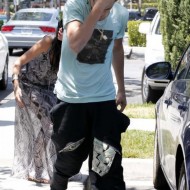 SUSPECT!! Demonic Justin Bieber Attacks Selena Gomez Others In Street! (UPDATED! 19 Photos) Selena Gomez and Justin Bieber Paparazzi accident 11 560x770 190x190 SUSPECT!! Demonic Justin Bieber Attacks Selena Gomez Others In Street! (UPDATED! 19 Photos)