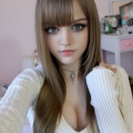 a real life teen barbie 640 high 01 190x190 Girl 16 Lives Life As Human Doll