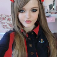 a real life teen barbie 640 high 02 190x190 Girl 16 Lives Life As Human Doll