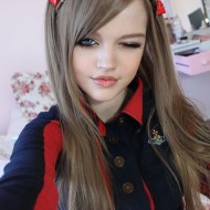 a real life teen barbie 640 high 03 190x190 Girl 16 Lives Life As Human Doll