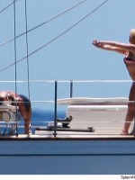 Britney Being Kept Far Away From Old Hollywood Crotch Crew