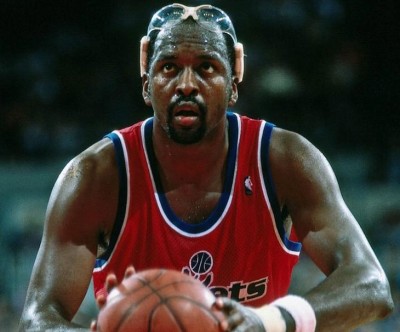 how did moses malone die 2