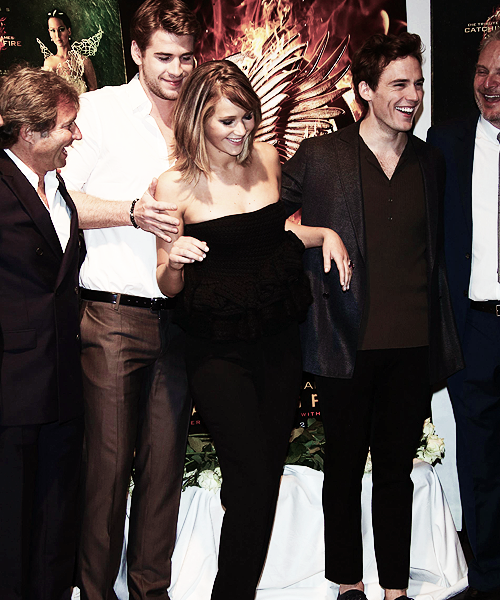 CHECK OUT Liam Hemsworth AND Jennifer Lawrence HOLDING EACH OTHER IN FRANCE! jennifercannes6 CHECK OUT Liam Hemsworth AND Jennifer Lawrence HOLDING EACH OTHER IN FRANCE!