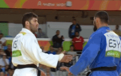 judo olympics hand shake snub