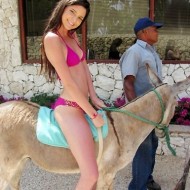 Why Is Kendall Jenner Riding A Donkey? (PHOTOS) kendall jenner riding donkey b 190x190 Why Is Kendall Jenner Riding A Donkey? (PHOTOS)
