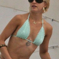 AMERICAN BEAUTY: Mena Suvari Tattoos And Freshly SINGLE mena8 190x190 AMERICAN BEAUTY: Mena Suvari Tattoos And Freshly SINGLE