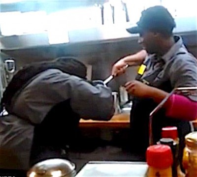 waffle-house-employees-weaves-kitchen fired