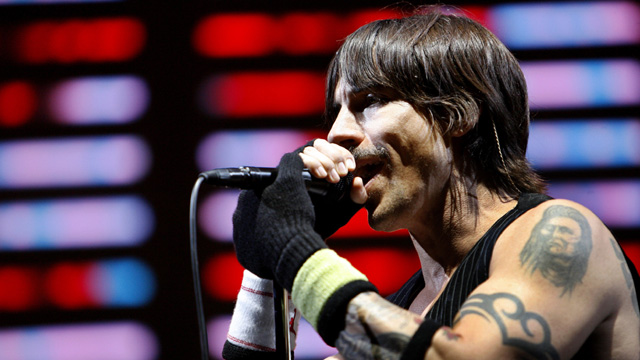 Benefit-concerts---Anthony-Kiedis-jpg