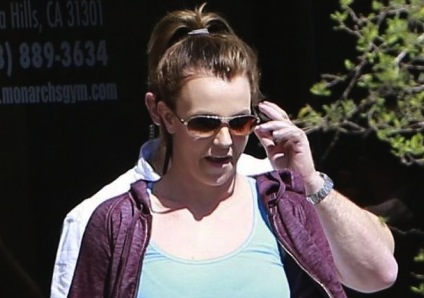 Britney-Spears---Shopping-Candids--07-560x712