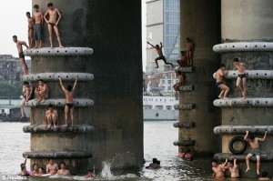 China yangtze hot 300x199 News of the Weird: People in China Catching a Break from the Heat