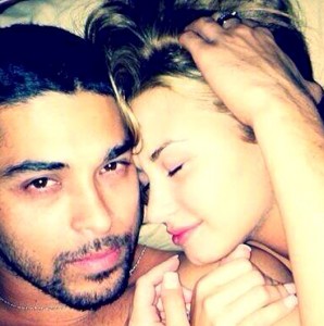 OH NO DEMI LOVATO! LEAKED Photos - TheCount.com