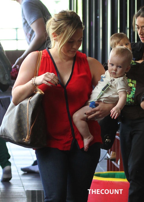 Hilary Duff Takes Luca To Babies First Class