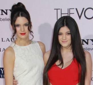 Kendall Kylie JENNER Hosting UNDERAGE RAVES At Malibu Beach House ...