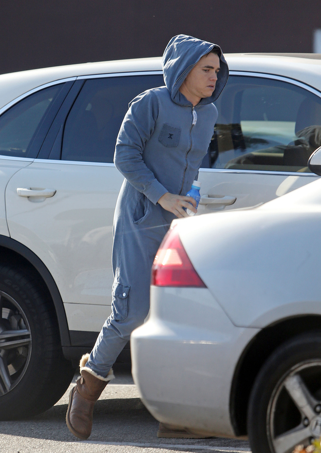 Jesse McCartney Steps Out In Uggs And A Onesie 1