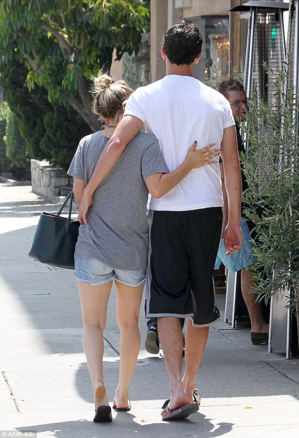 Kaley Cuoco new boyfriend2