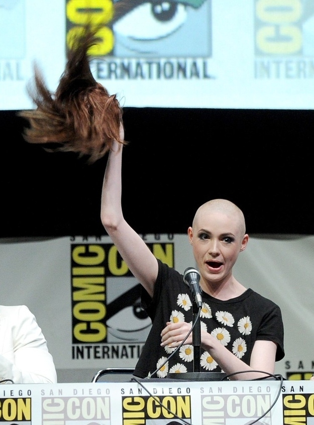 Karen Gillan Revealed Her New Bald Head2