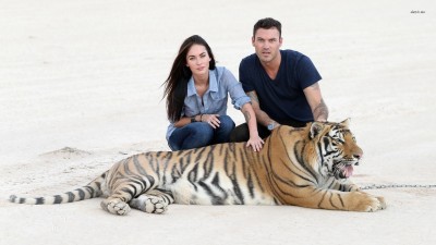 Megan Fox Brian Austin Green Pose With Siberian Tiger