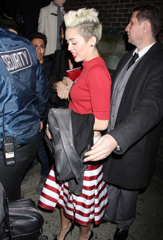 Miley-Cyrus-in-a-Red-Mickey-Mouse-Top-06-560x826