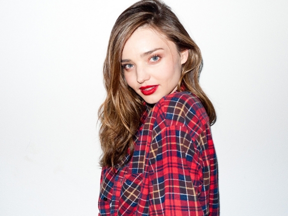 Miranda-Kerr-in-Black-See-Through-Lace-Lingerie-for-Terry-Richardson-06-cr1387572703699-580x435
