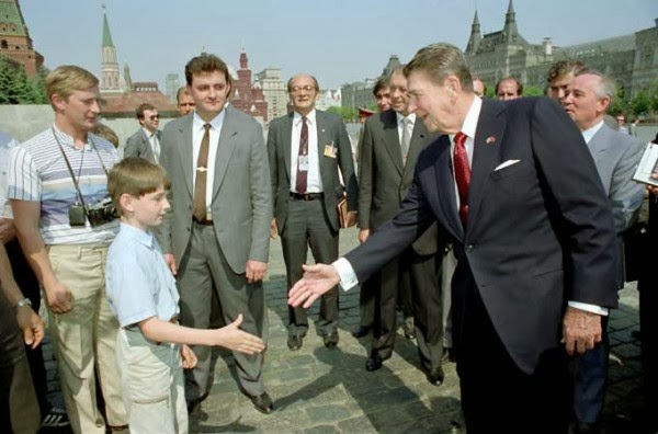 Putin-Reagan-Souza-1988-600x396