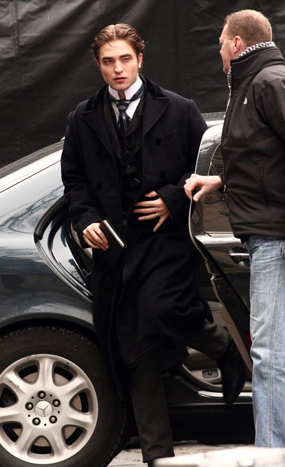 Rob pattinson belami Robert Pattinson Looking Like Dracula for Once!