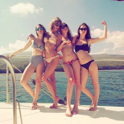 Taylor Swift BELLY BUTTON