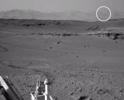 UFO headed for a landing near the Curiosity rover