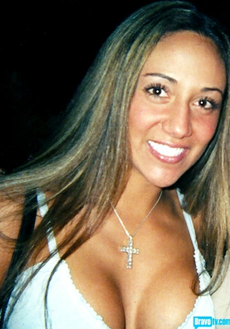 Young-Melissa-Gorga-Shows-Off-Her-Goregeous-Smile--2676299123841109428