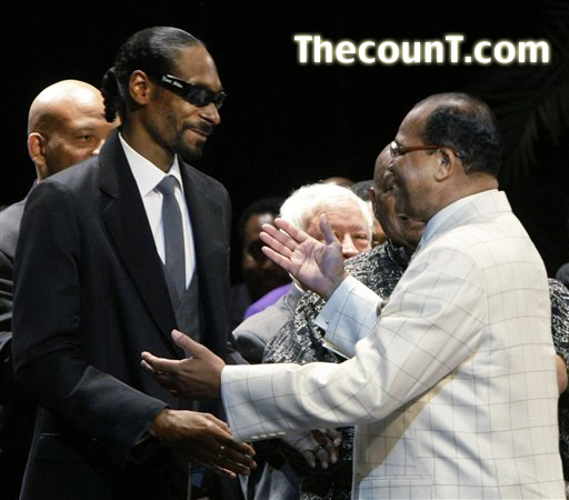 c821915d 4f9a 4e4b a915 9aa0104c6b87 Snoop Dogg Appears with Louis Farrakhan