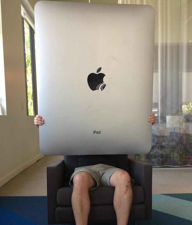 LEAKED PHOTO Get Ready For Apple's NEW OverSized iPAD PRO!
