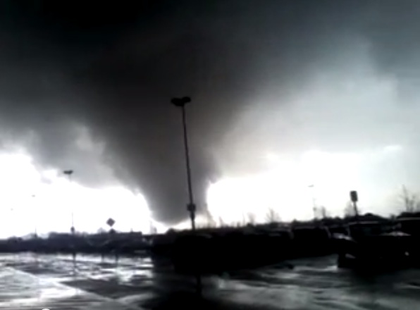 illinois tornado 2013