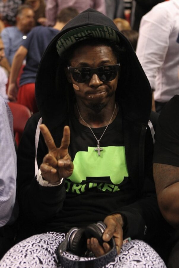 lil-wayne-ejected-from-lakers-heat-500x746