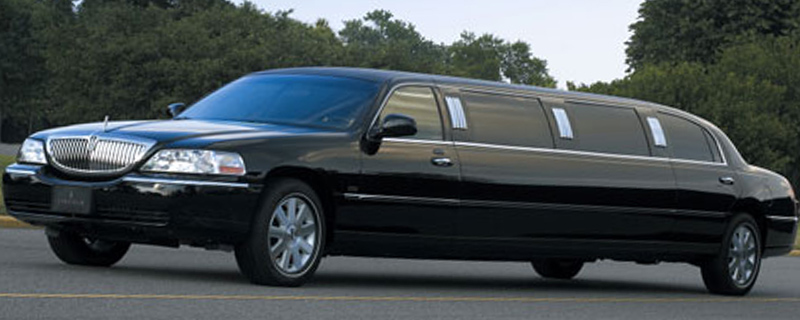 _lincoln_town_car_limo_rental_in_Miami