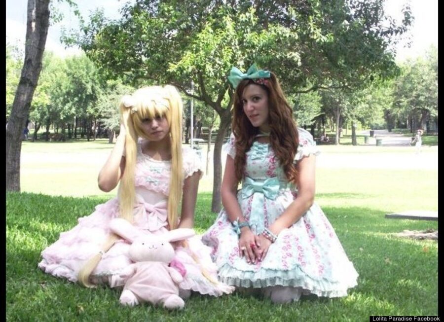 mexican girls dress up like dolls 5 Latin Girls Adopting Human Barbie Doll Lolita Look