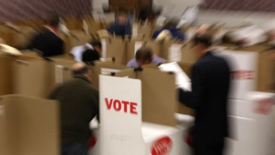 republican 10 percent lead early voting