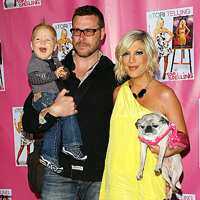 tori-spelling-and-family
